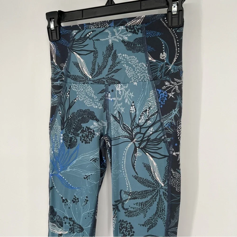 Maaji‎ Activewear High Rise Palms Depth Leggings: Tropical Blue Palm Leaf Print
